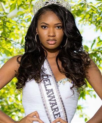 Mia Jones