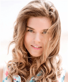 Larissa Hirst