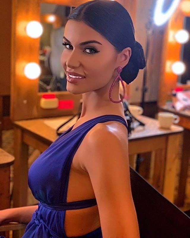 Ioanna Bella (Ιωάννα Μπέλλα) Miss Universe Greece 2018, Miss Universe 2018 Contestant (Photo Courtesy: Miss Universe/Candidate FaceBook/ Instagram)