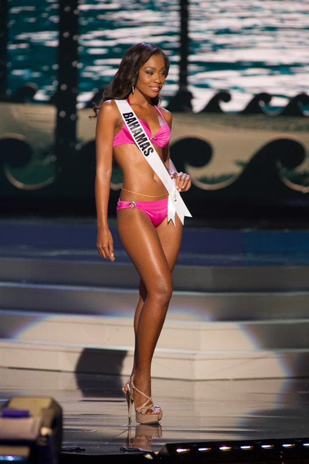 Tomii Culmer Miss Universe Bahamas 2014 at Preliminary Swimsuit round