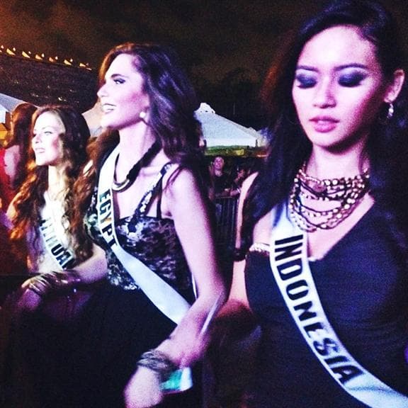 Elvira Devinamira Miss Universe Indonesia 2014: Salsa Dancing