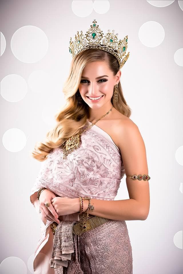 New Miss Grand International 2015 Claire Parker from Australia (Photo: Miss Grand International 2015 Official)