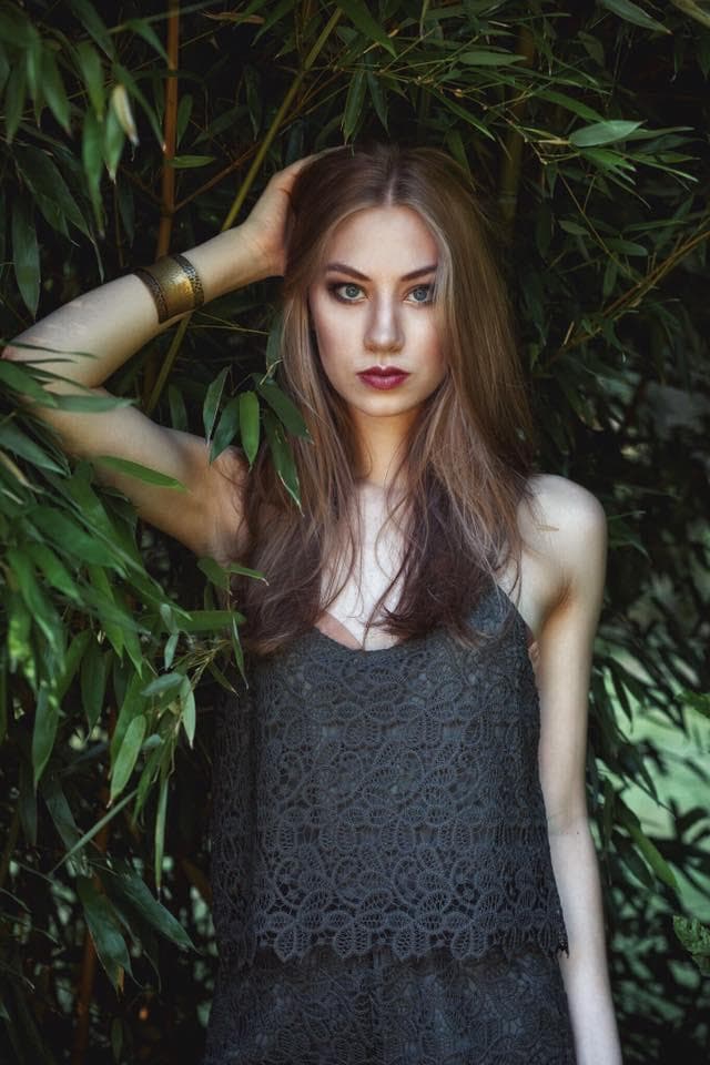 Angelika Doss (Miss Oberösterreich 2017) Photoshoot (Courtesy FaceBook/missaustriacorporation)