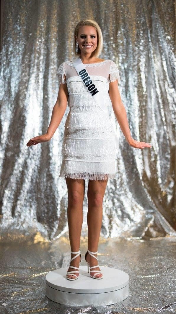 Elizabeth Denny Miss Oregon USA 2017 Official Photoshoot (Photo Credit: Miss USA Facebook Official)