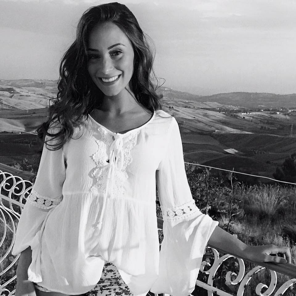 Camille Vanhiesbecq Contestant Miss Belgium 2016 (Photo Credits: Facebook Official)