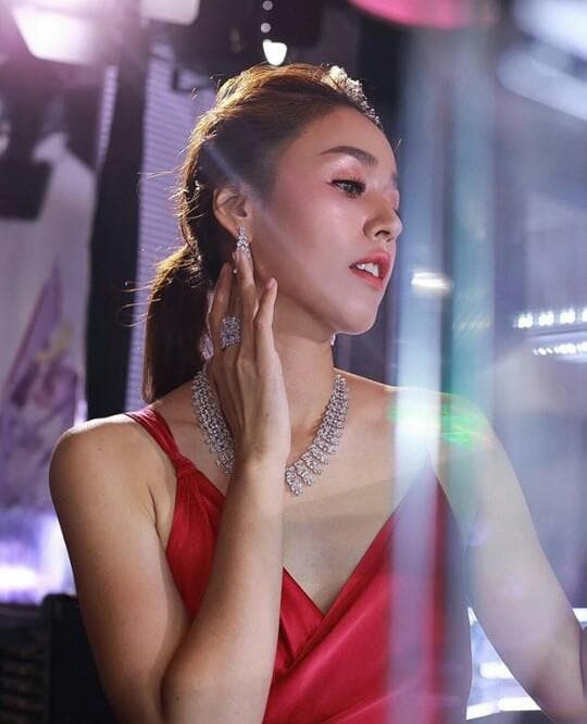 #MUT09 Nitar Aniphan Chalermburanwong (อนิพรรณ เฉลิมบูรณะวงศ์) - Finalist Miss Universe Thailand 2018 (Photo Courtesy: MU Thailand Official/ FaceBook)