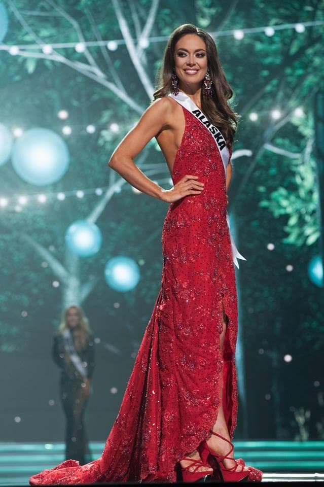 Alyssa London Miss Alaska USA 2017 during Preliminary Evening Gown Competition (Photo Credit: Miss USA Facebook Official)