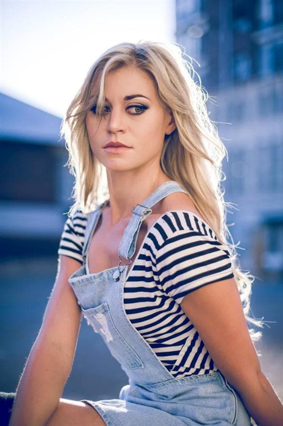 Ilze Saunders Miss Earth South Africa 2014