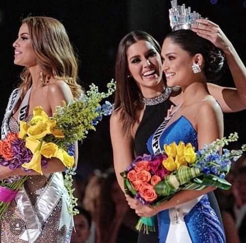 Pia Alonso Wurtzbach from Philippines crowned as Miss Universe 2015 by Paulina Vega, Miss Universe 2014 (Photo Credit: Miss Universe Official)