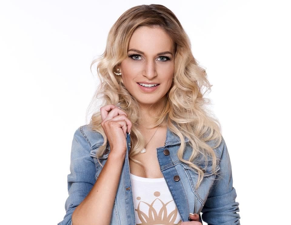 Alexandra Prodinger (Miss Salzburg 2017) Photoshoot (Courtesy FaceBook/missaustriacorporation)