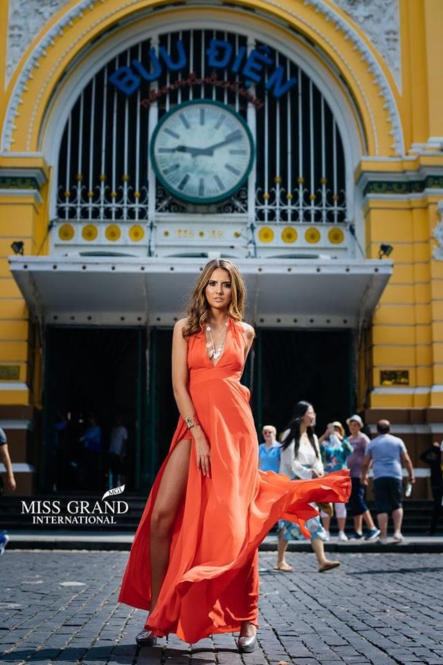 Analía Viviana Vernaza Daulón Miss Grand Ecuador 2017 Official Portraits (Photo Courtesy: Miss Grand International)