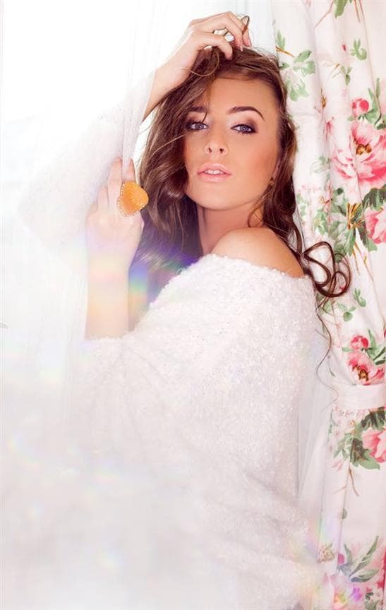 Sydney Van Den Bosch Miss Earth Hungary 2014