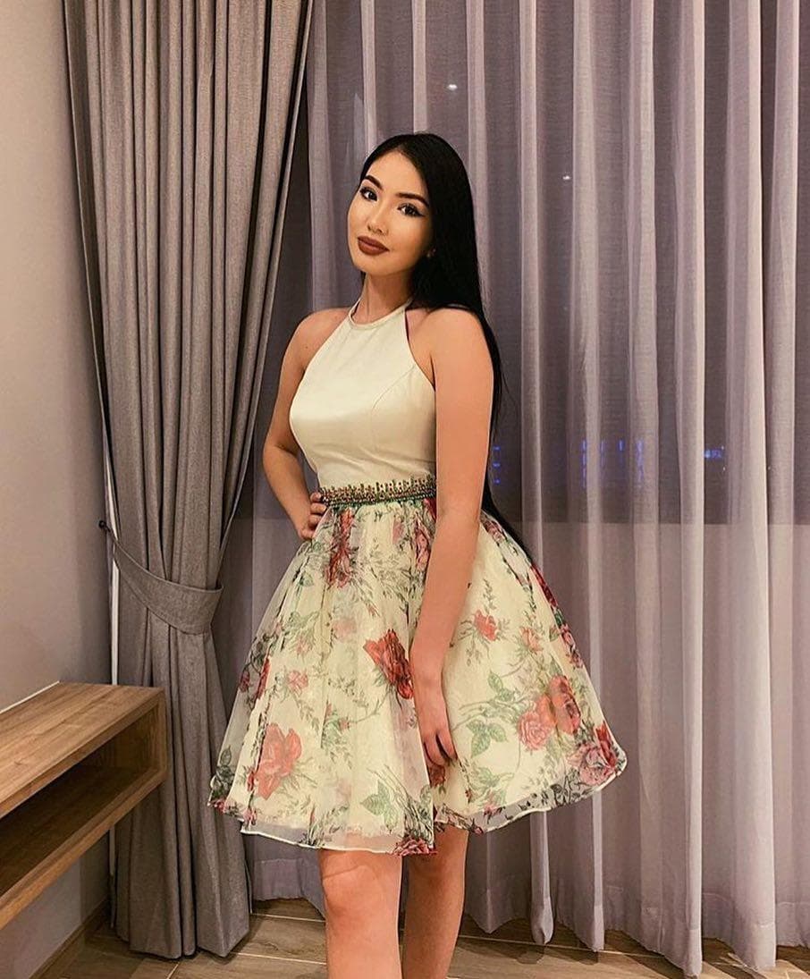 Sabina Azimbayeva Miss Universe Kazakhstan 2018, Miss Universe 2018 Contestant (Photo Courtesy: Miss Universe/Candidate FaceBook/ Instagram)
