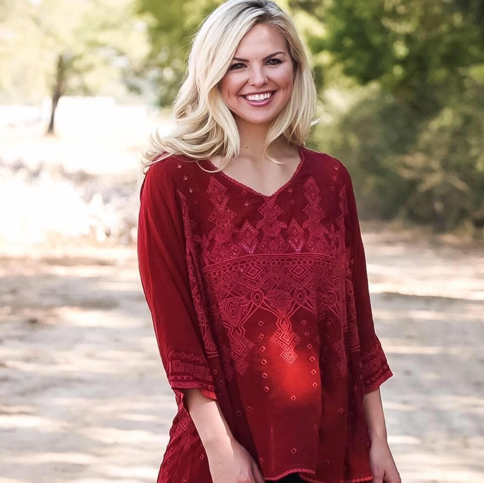 Hannah Brown Miss Alabama USA 2018 for Miss USA 2018 (Photo Credit: Miss USA/ Contestant Official FaceBook/Instagram)