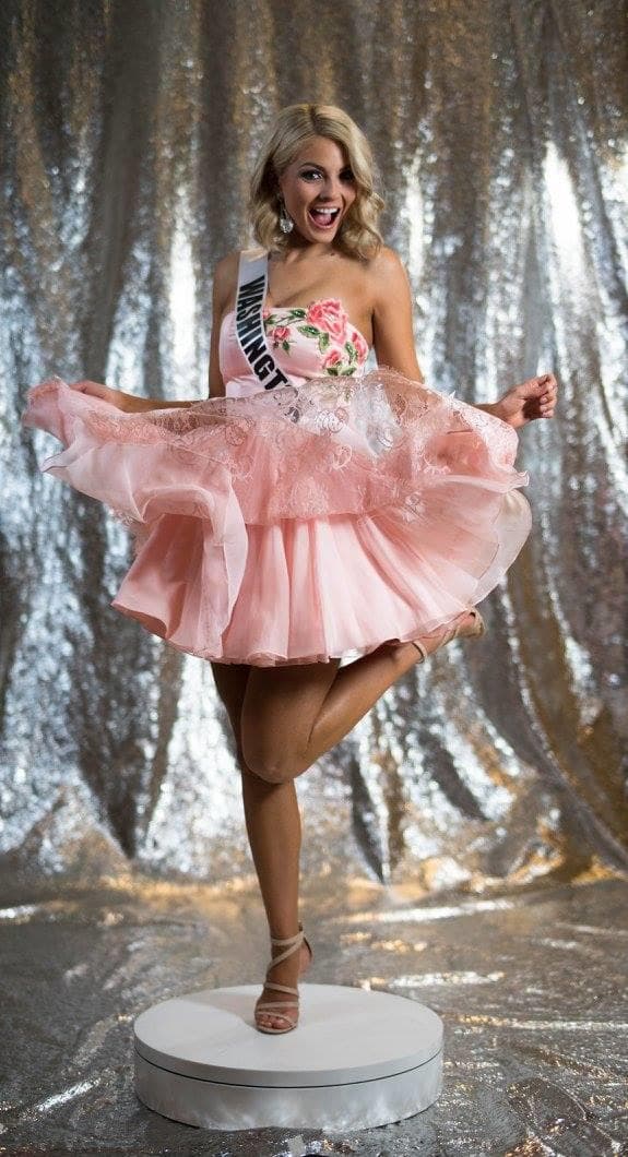 Alex Carlson-Helo Miss Washington USA 2017 Official Photoshoot (Photo Credit: Miss USA Facebook Official)