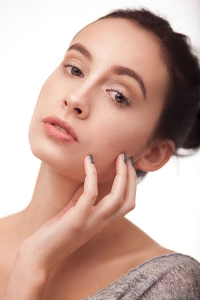 Elisabeth Rauter (Miss Kärnten 2017) Photoshoot (Courtesy FaceBook/missaustriacorporation)