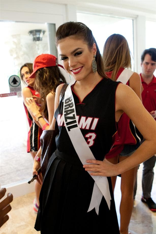 Melissa Gurgel Miss Universe Brazil 2014 at Miami Heat Dance Lessons