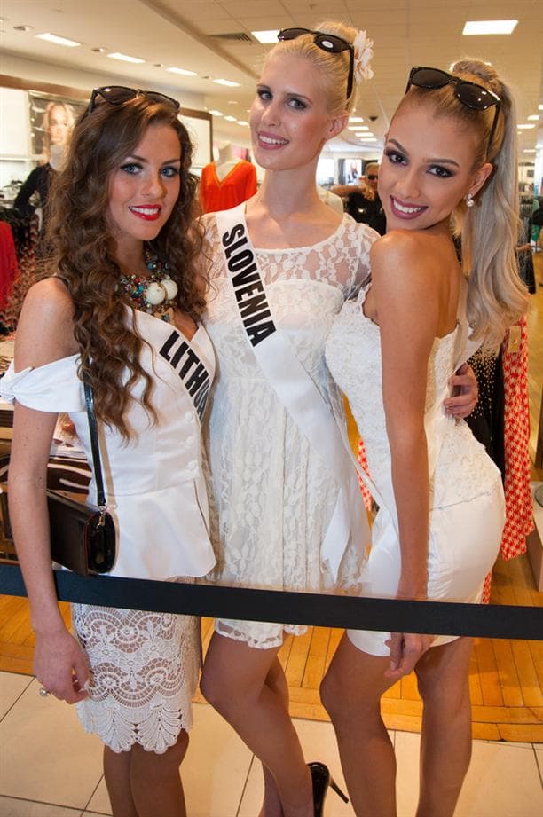 Urska Bracko Miss Universe Slovenia 2014 at Chinese Laundry Shoes Meet