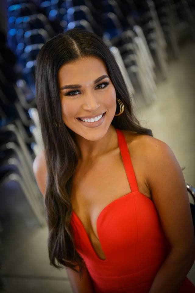 Jenny Valliere Miss Iowa USA 2018 for Miss USA 2018 (Photo Credit: Miss USA/ Contestant Official FaceBook/Instagram)