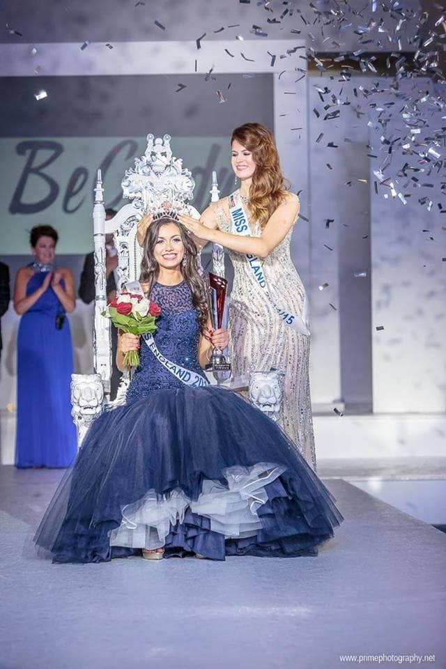 Capturing the moment when Natasha Hemmings was crowned as  Miss England 2015 (Photo Credits: Miss England Official Facebook)