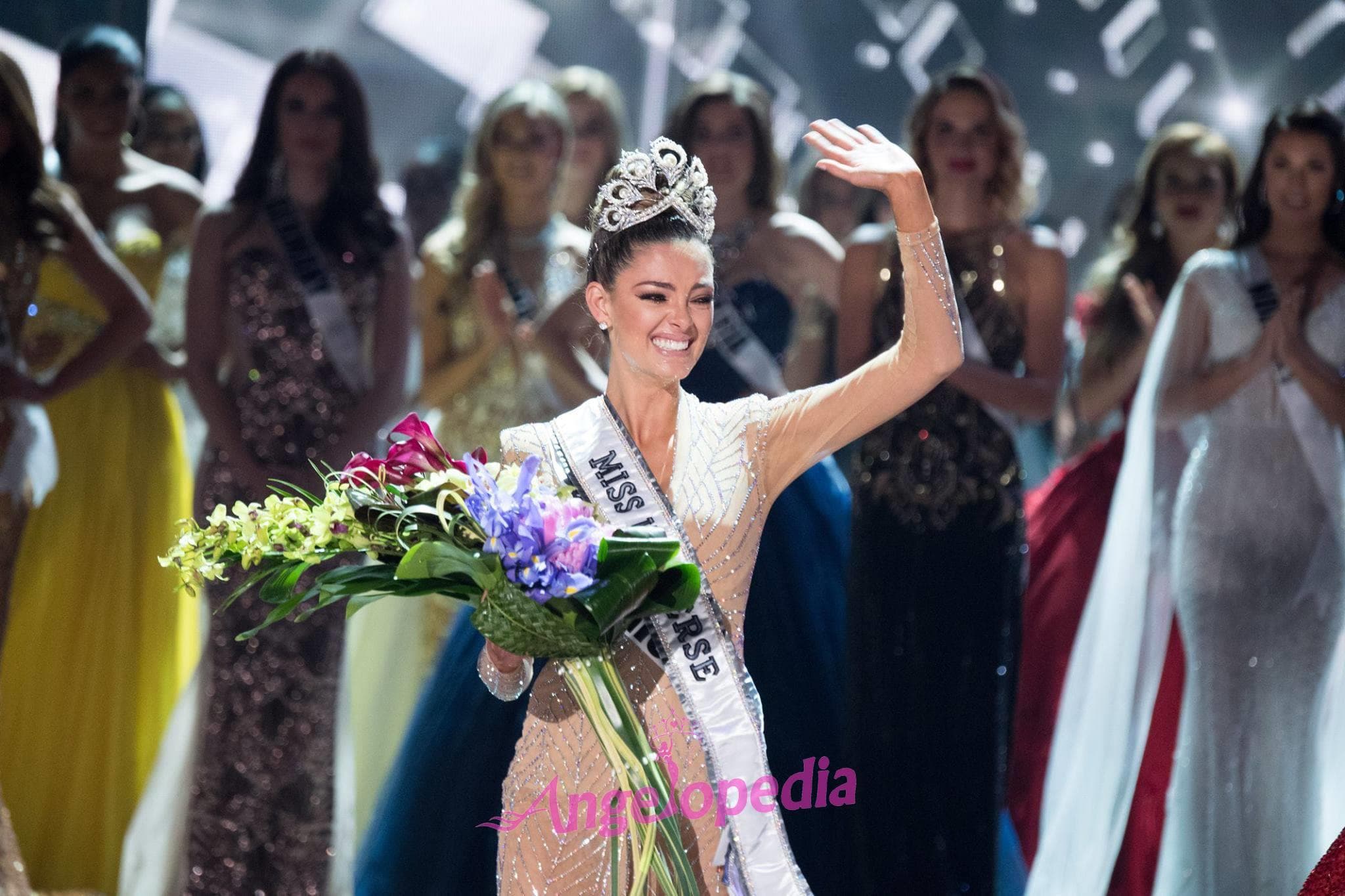 Demi-Leigh Nel-Peters winner Miss Universe 2017