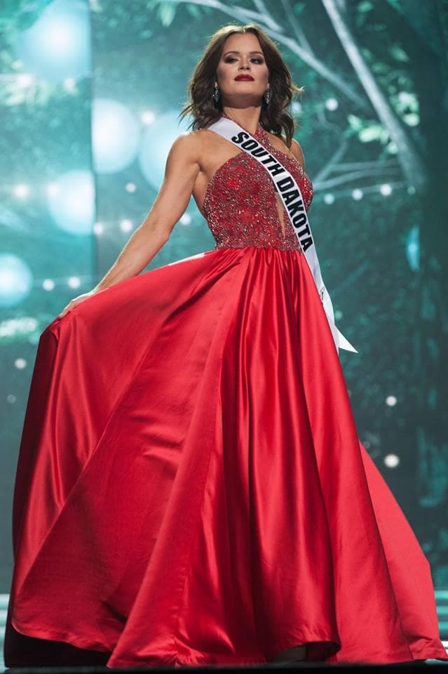 Tessa Dee Miss South Dakota USA 2017 during Preliminary Evening Gown Competition (Photo Credit: Miss USA Facebook Official)
