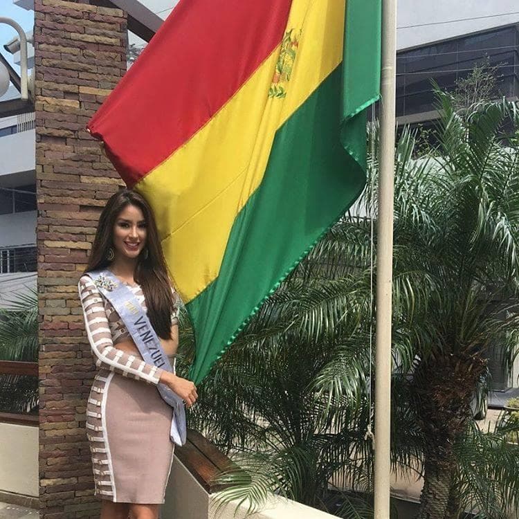 Antonella Massaro (Venezuela) - Reina Hispanoamericana 2016 Finalist (Photo Credits: Official Facebook/ Instagram)