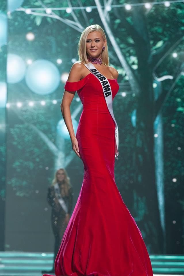 Baylee Smith Miss Alabama USA 2017 during Preliminary Evening Gown Competition (Photo Credit: Miss USA Facebook Official)