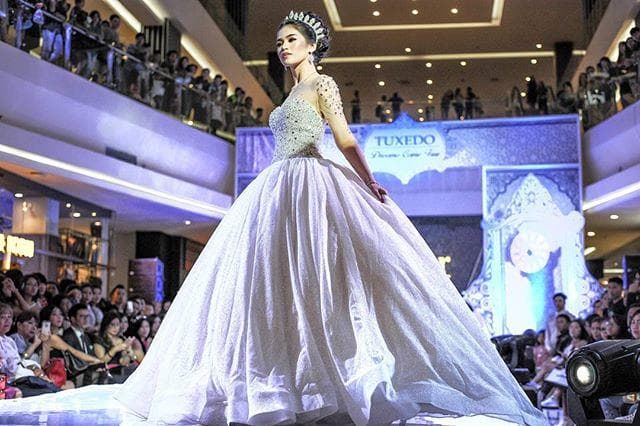 Lois Tangel Miss Tourism International Indonesia 2017 (Photo Credit: Facebook/Instagram Official)