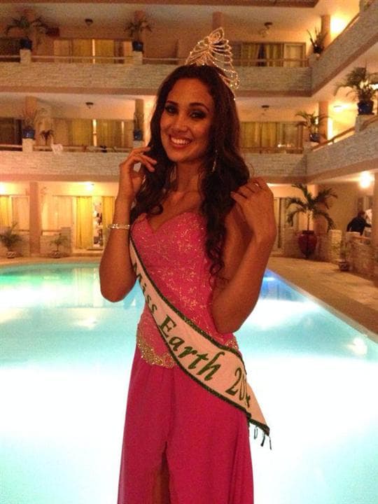 Elba Fahsbender Miss Earth Peru 2014