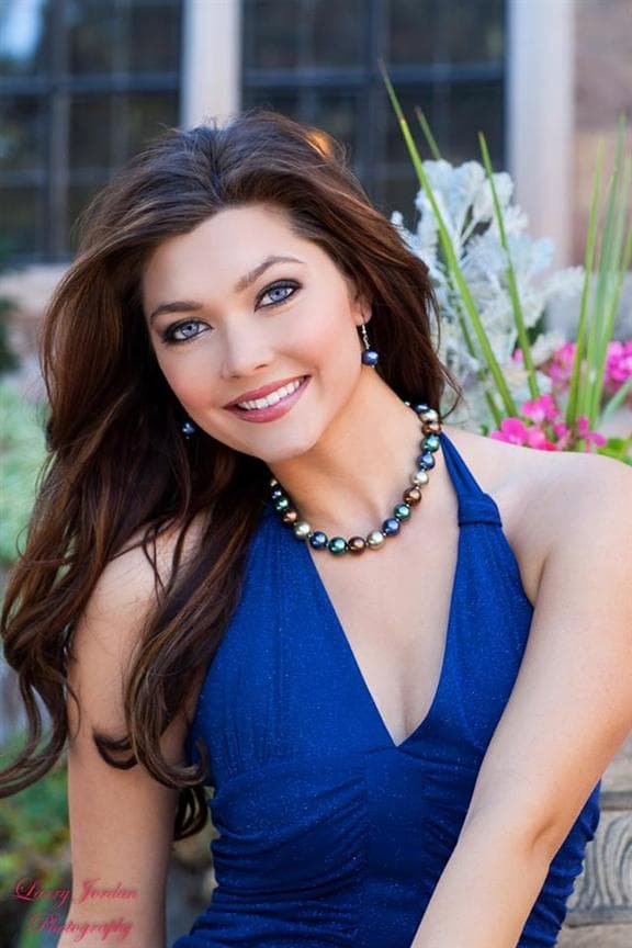 Andrea Neu Miss Earth United States of America 2014