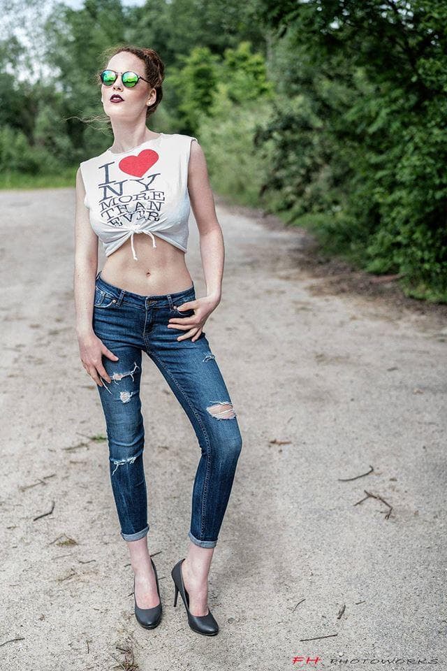 Katja Purtscheller (Miss Online 2017) Photoshoot (Courtesy FaceBook/missaustriacorporation)