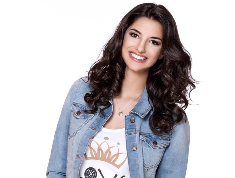 Maria Hackl (Miss Tirol 2017) Photoshoot (Courtesy FaceBook/missaustriacorporation)