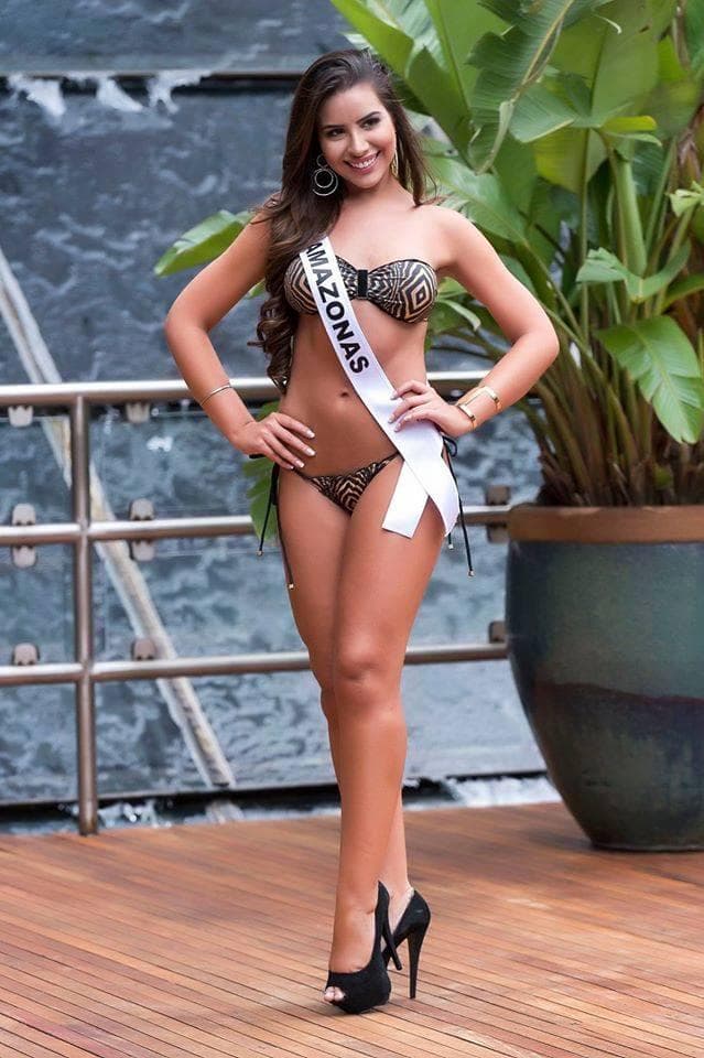 Carolina Toledo contestant for Miss Brazil 2015 in Swimsuit