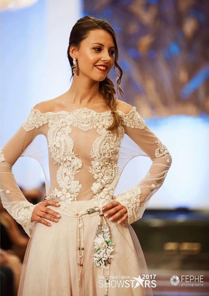 Noemi Sartal Loira Crowned Showstars Spain 2017 Photoshoot (Photo Credit: Facebook Official)