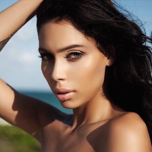 Alexandra Parker contestant from Dominican Republic for Miss Earth 2015