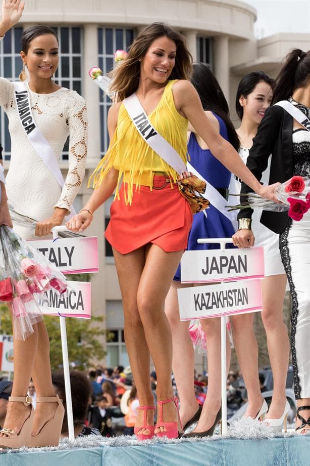 Valentina Bonariva from Italy at Parade of Nations
