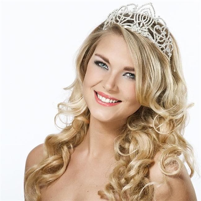 Charina Bartels Miss Tourism Netherlands 2014