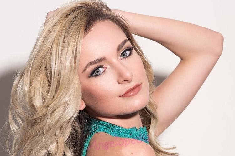 Miss Kansas USA 2018 Melanie Shaner
