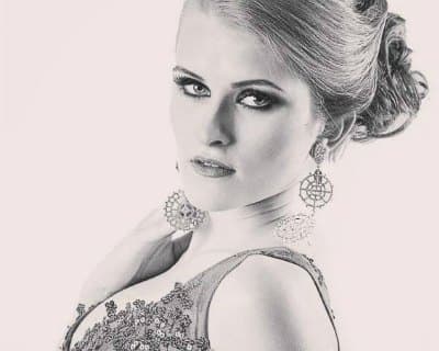 Simone Freitag crowned as Miss World Paraguay 2016