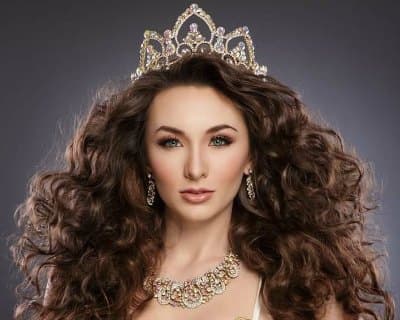 Corrin Stellakis crowned as Miss Earth United States 2016