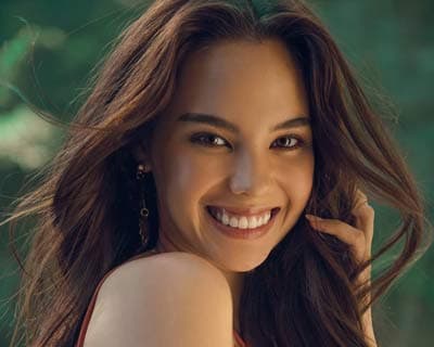 Miss Universe sisters Catriona Gray and Pia Wurtzbach join hands for the Love Gala 2019