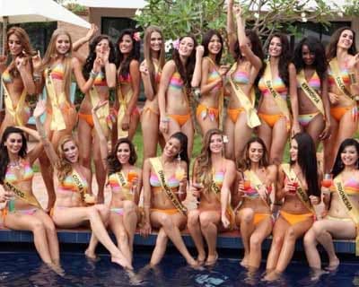 Miss Grand International 2015 Contestants Sizzle in Swimwears