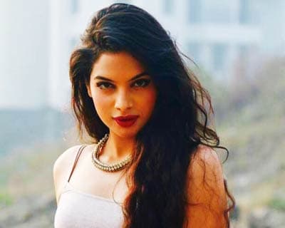 Tanya Hope crowned Miss India Kolkata 2015