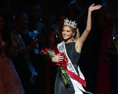 Tate Fritchley of Vanderburgh County crowned Indiana State Fair queen 2016