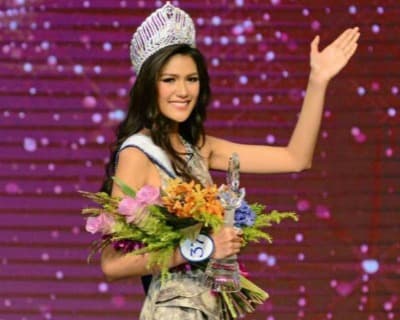 National Costume of Thailand at Miss Universe 2015 is a ‘Tuk Tuk’