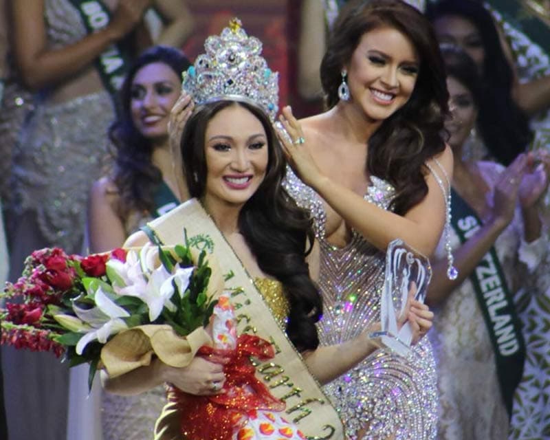 Karen Ibasco of Philippines crowned Miss Earth 2017