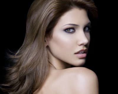 Keity Drennan of Panama wishes for the crown of Miss Universe 2016
