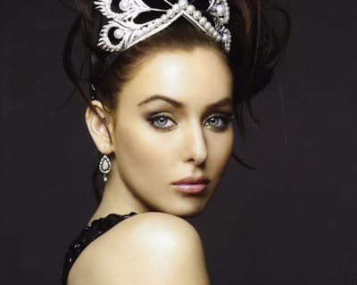 Natalie Glebova, Miss Universe 2005 accuses Donald Trump of practicing racism