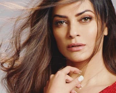 Sushmita Sen completes 25 years of being Miss Universe
